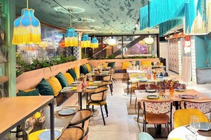 Breakfast, lunch, dinner served; local cuisine - Hotel Sercotel Los Llanos (Albacete)