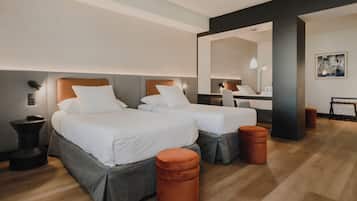 1 chambre, minibar, coffres-forts dans les chambres, bureau