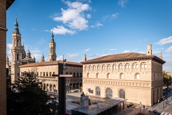 Exterior detail - Hotel Don Jaime 54 (Zaragoza)
