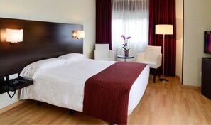 Roupas de cama premium, escrivaninha, berços grátis, Wi-Fi de cortesia