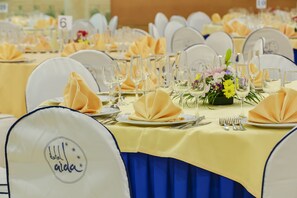 Indoor wedding - Hotel Porcel Aida (Torrejón de Ardoz)