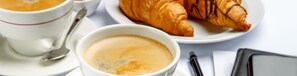 Desayuno continental (EUR 6.80 por persona) 