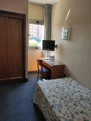 In-room safe, desk, iron/ironing board, free WiFi