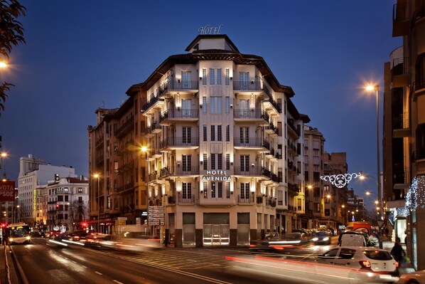 Façade de l’hébergement - soirée/nuit