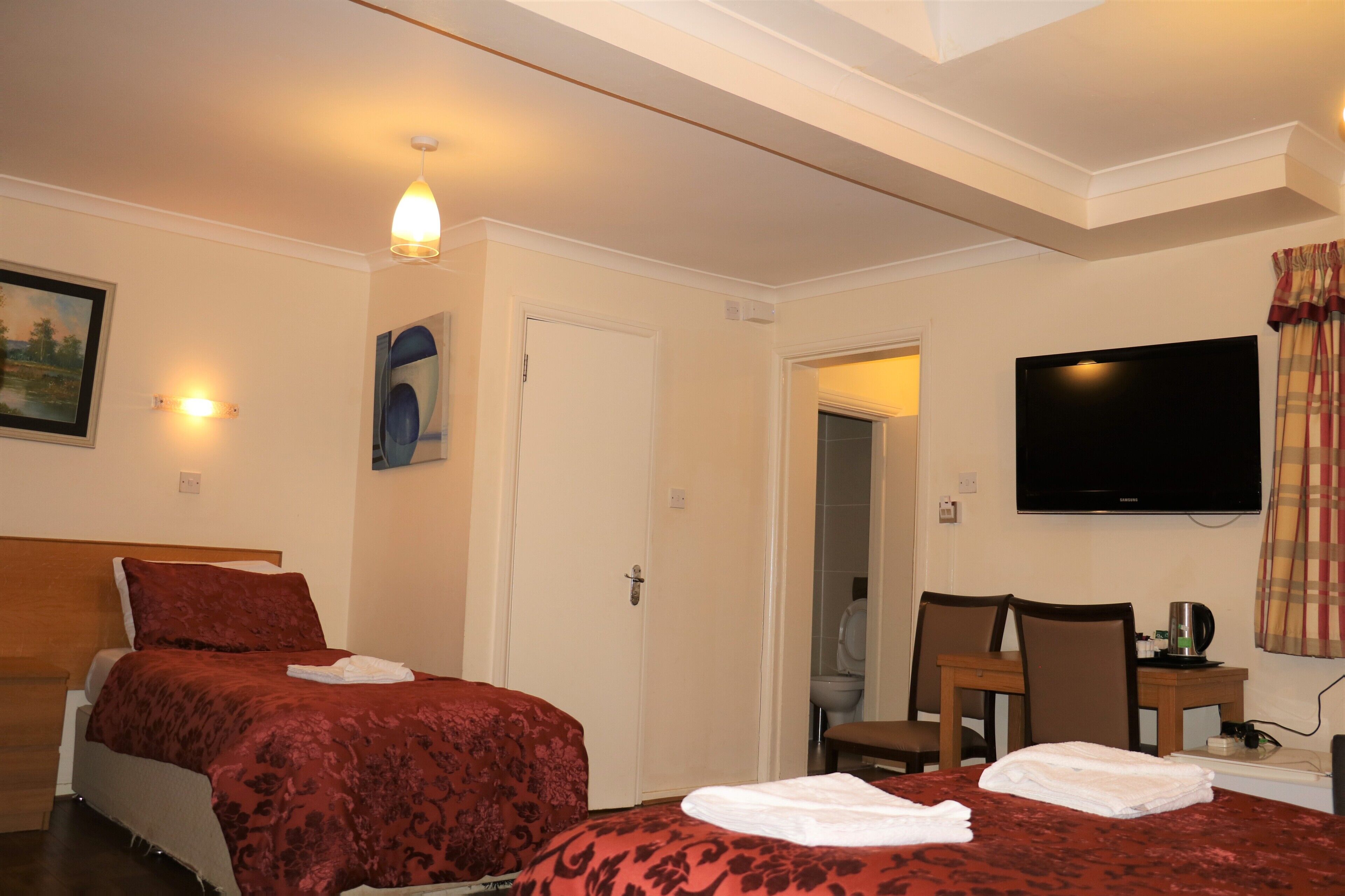 Family Room (For 7 people) | Desk, blackout drapes, iron/ironing board, free WiFi