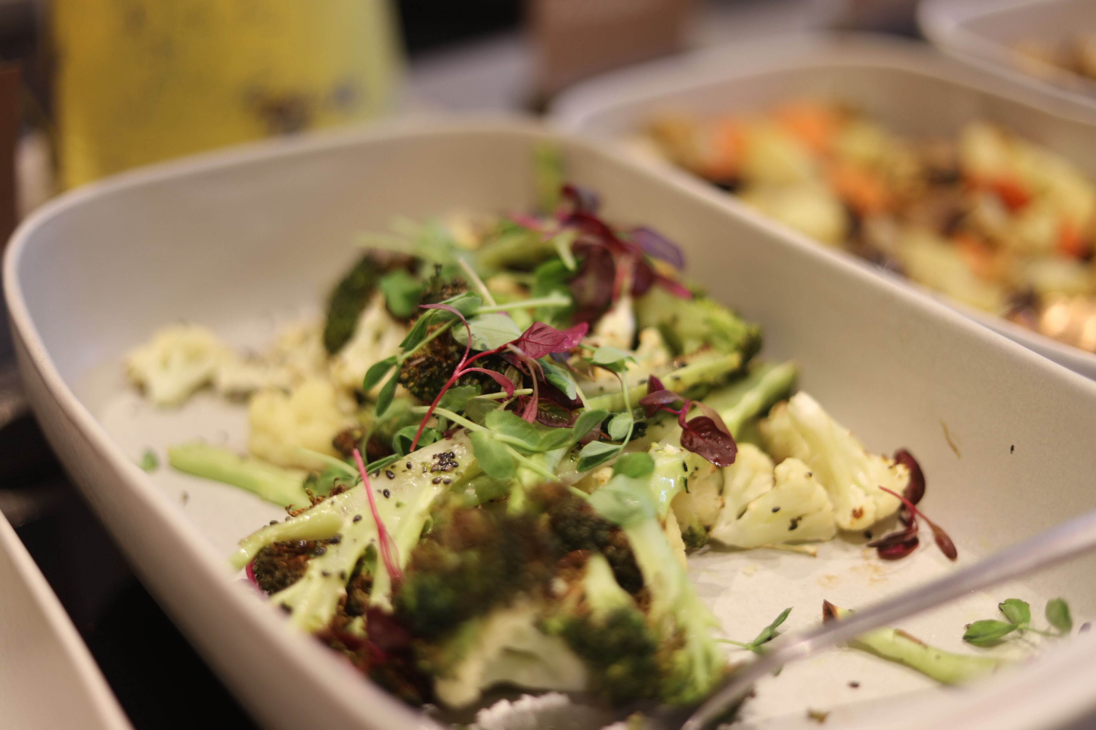 فطور أوروبي يوميً ا بتكلفة قدرها (15 GBP للشخص)