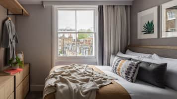 Cosy | Hypo-allergenic bedding, in-room safe, blackout curtains, soundproofing