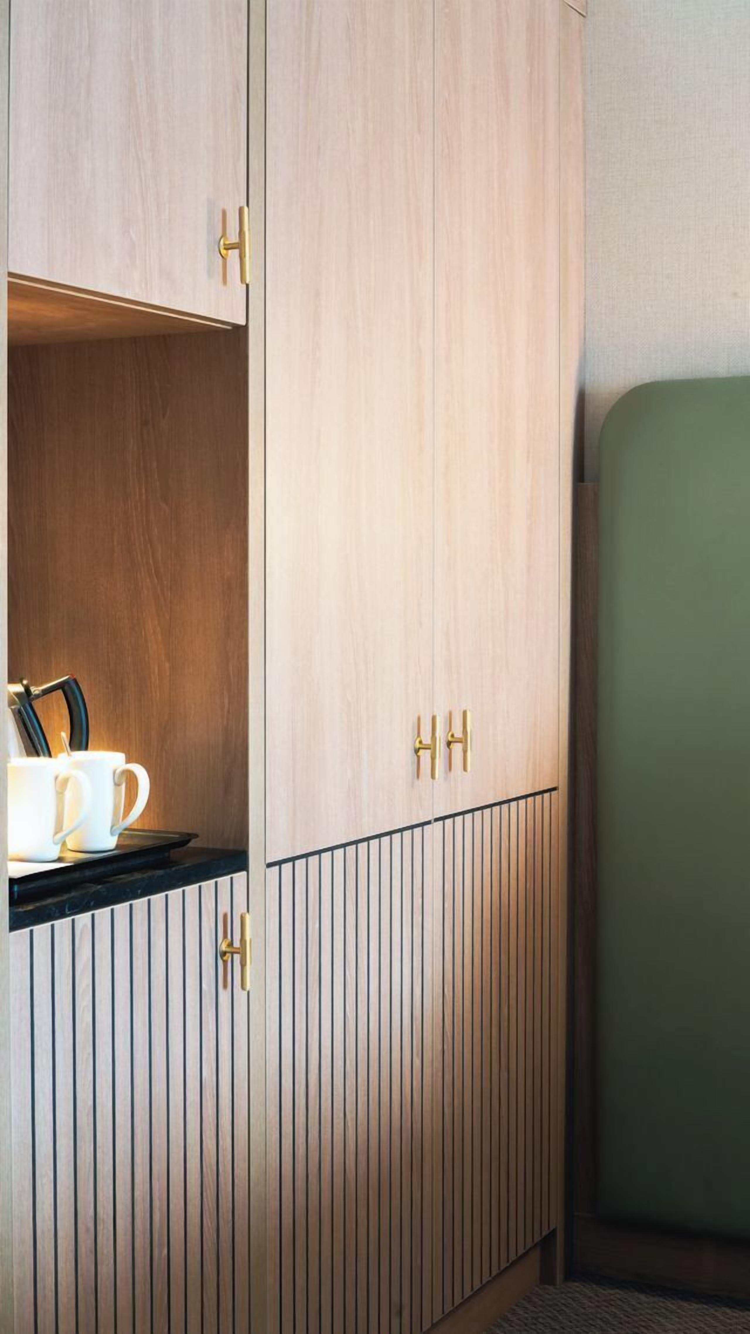 signature suite | hypo-allergenic bedding, memory-foam beds, in-room safe