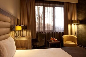 تجهيزات عازلة للصوت