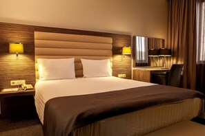 تجهيزات عازلة للصوت