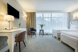 1 bedroom, hypo-allergenic bedding, minibar, in-room safe