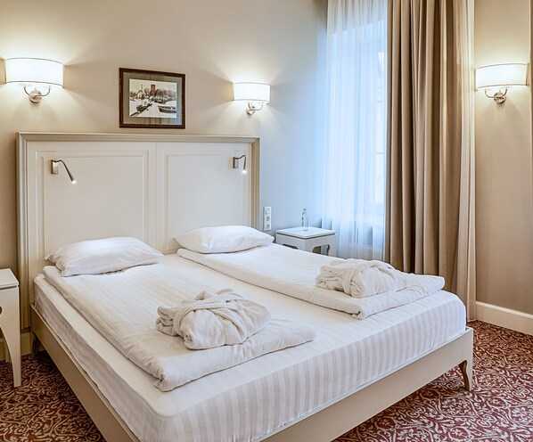 Executive Double or Twin Room | Hypo-allergenic bedding, minibar, in-room safe, individually decorated - Ratonda Centrum Hotels (Vilnius)