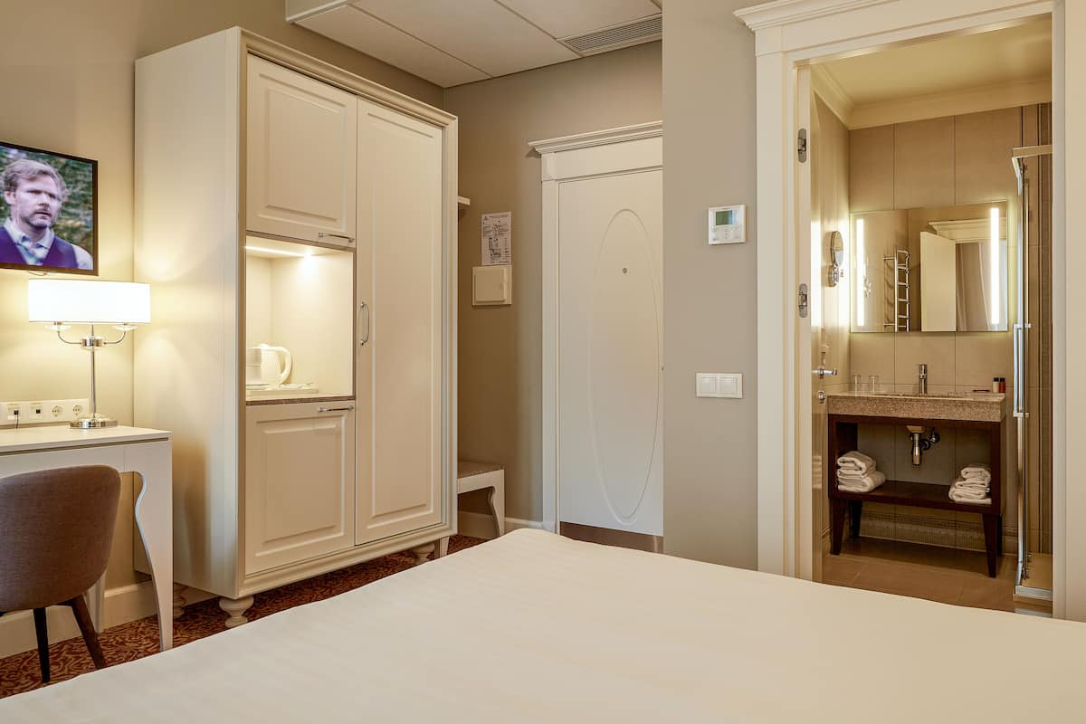standard double or twin room | hypo-allergenic bedding, minibar, in-room safe, individually decorated