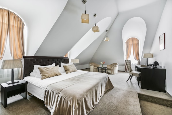 Deluxe Double Room | Minibar, in-room safe, desk, soundproofing - Amberton Cozy Hotel Kaunas (Kaunas)