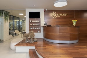 Sauna, hot tub, steam room, body treatments, Thai massages, facials