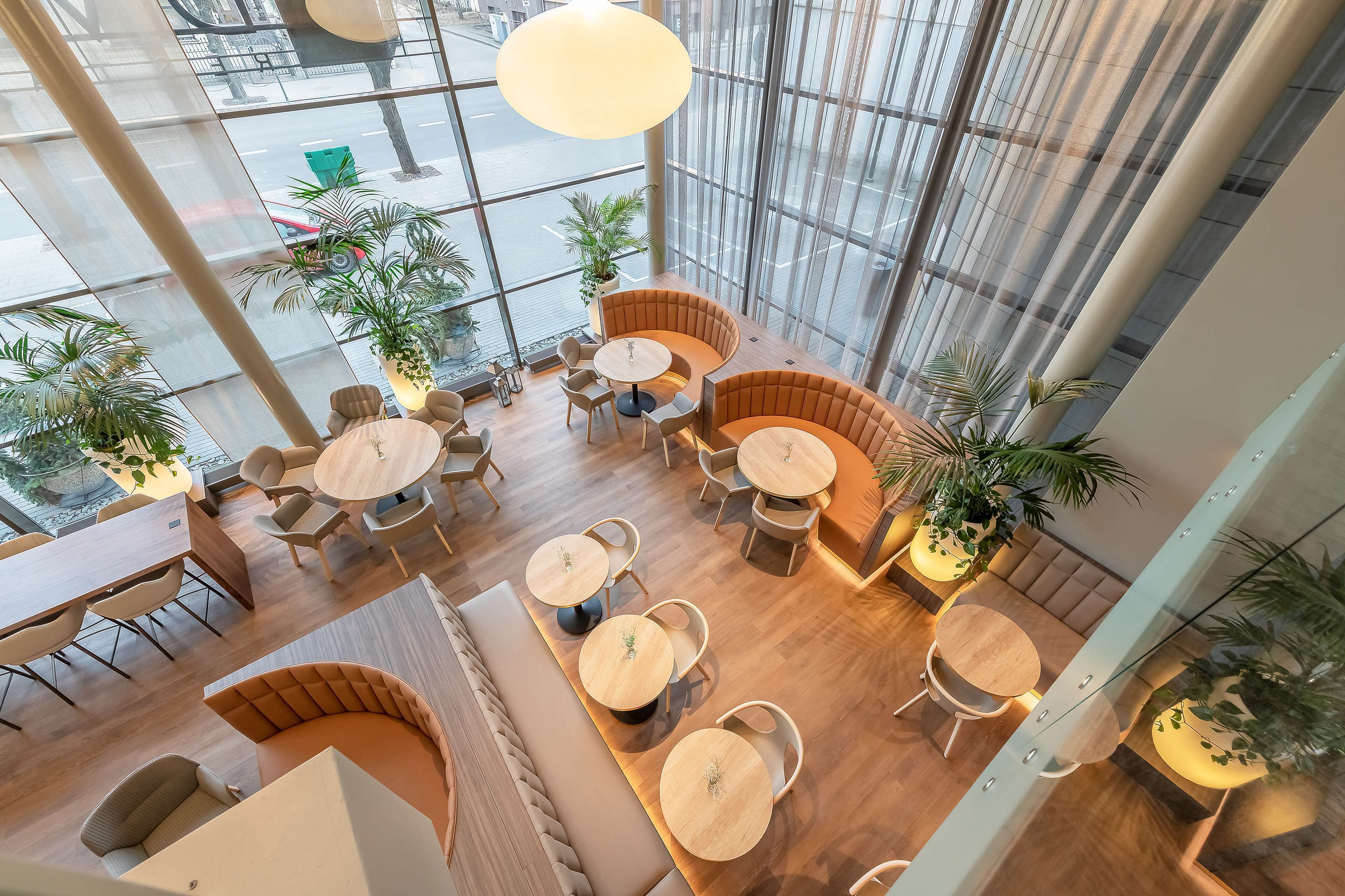 Frokost, lunsj og middag serveres