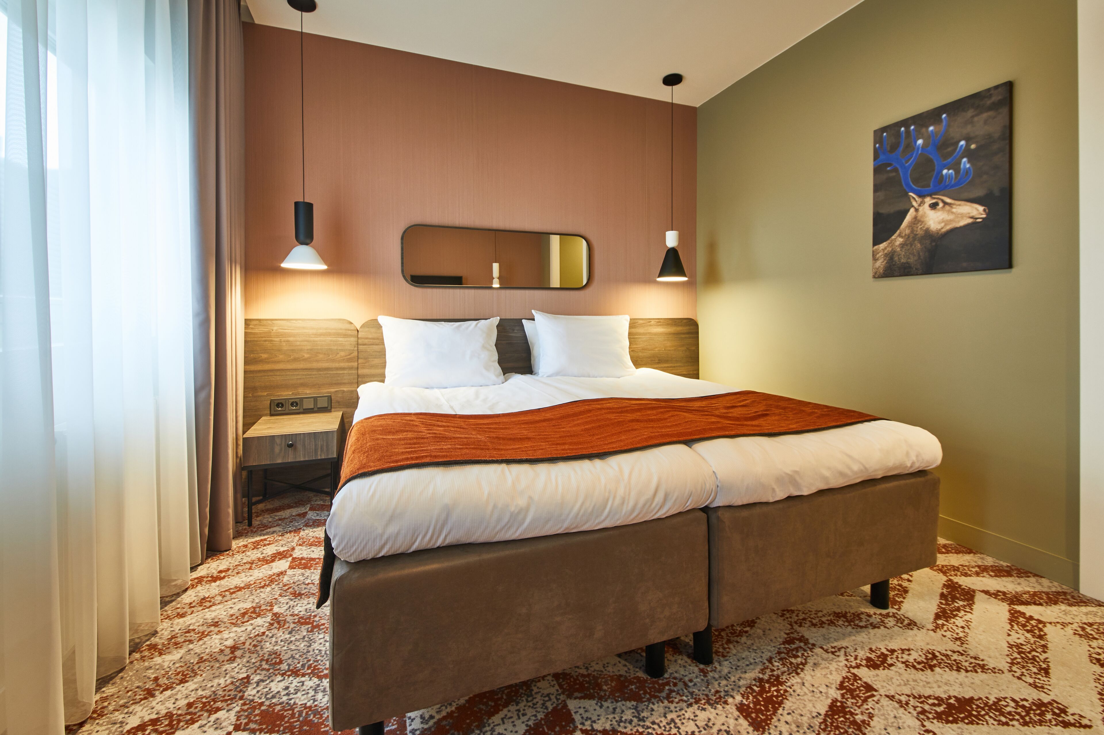 standard double or twin room | minibar, in-room safe, desk, blackout curtains