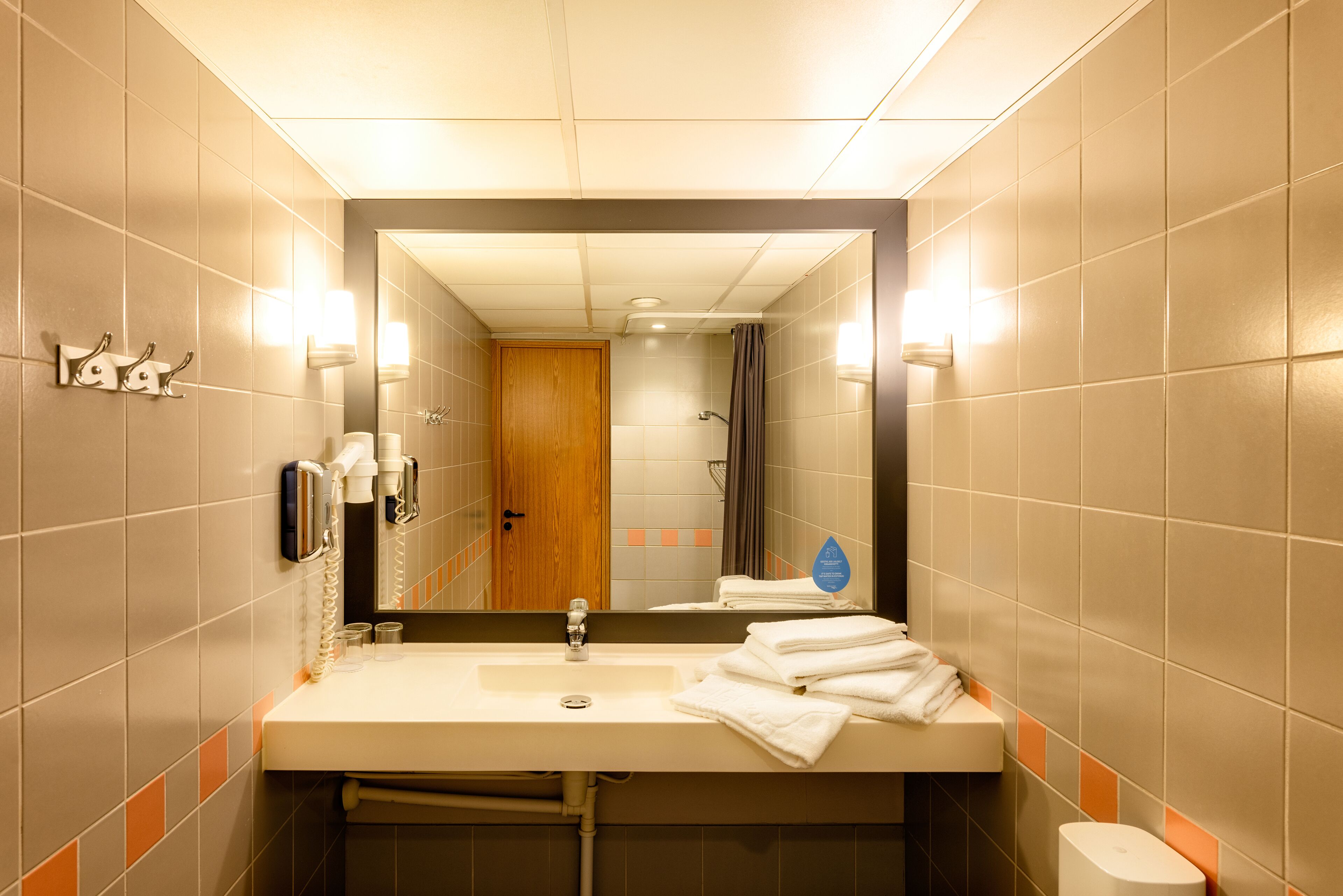 triple room | 1 bedroom, desk, laptop workspace, blackout curtains