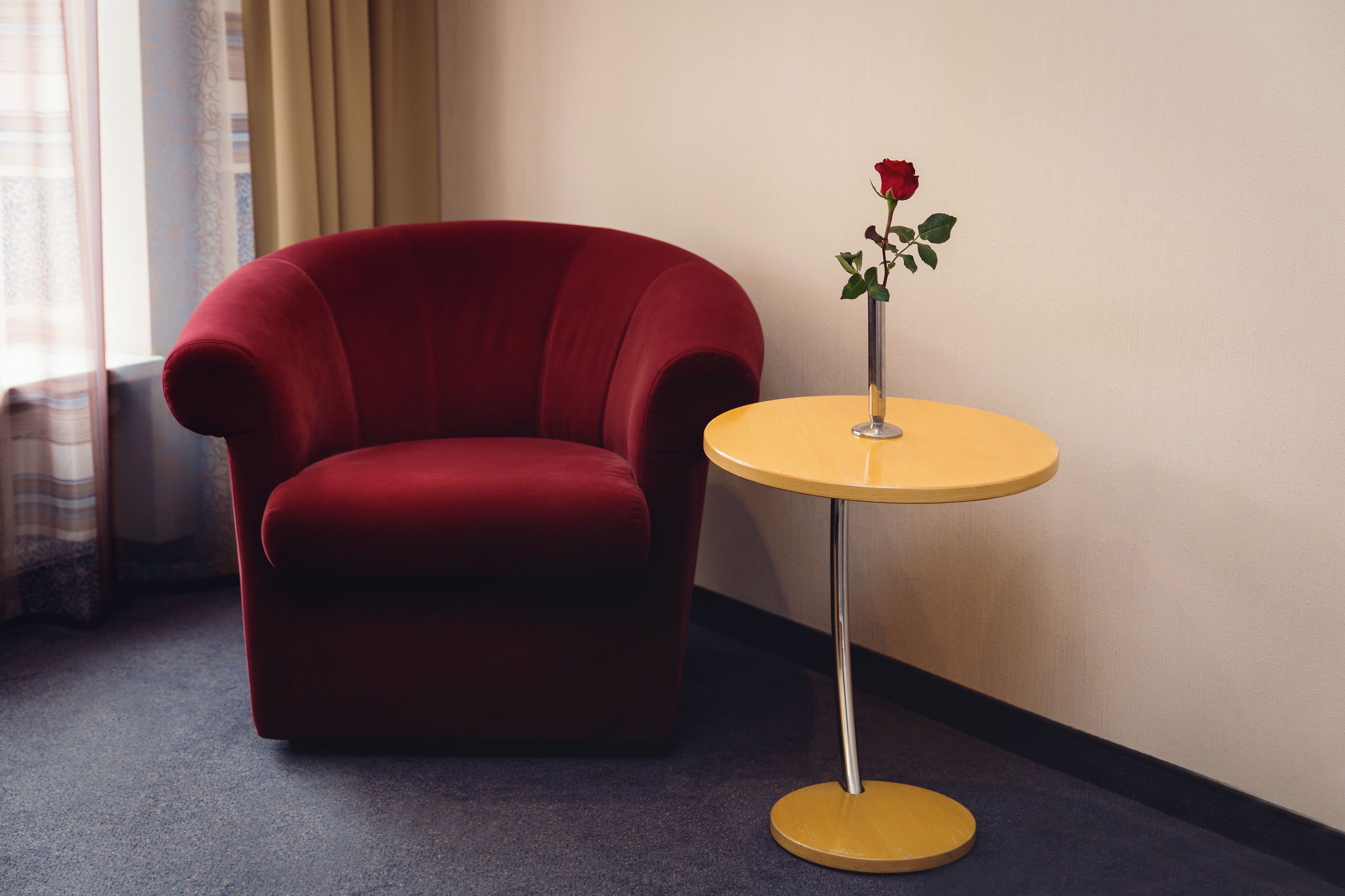 single room | minibar, in-room safe, blackout curtains, soundproofing