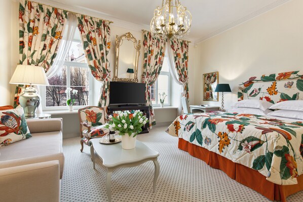 Junior Suite with SPA access | Living area