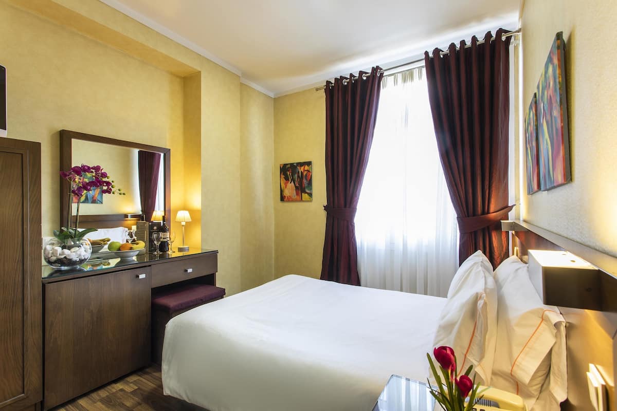 Budget Double Room | Coffres-forts dans les chambres, décoration personnalisée