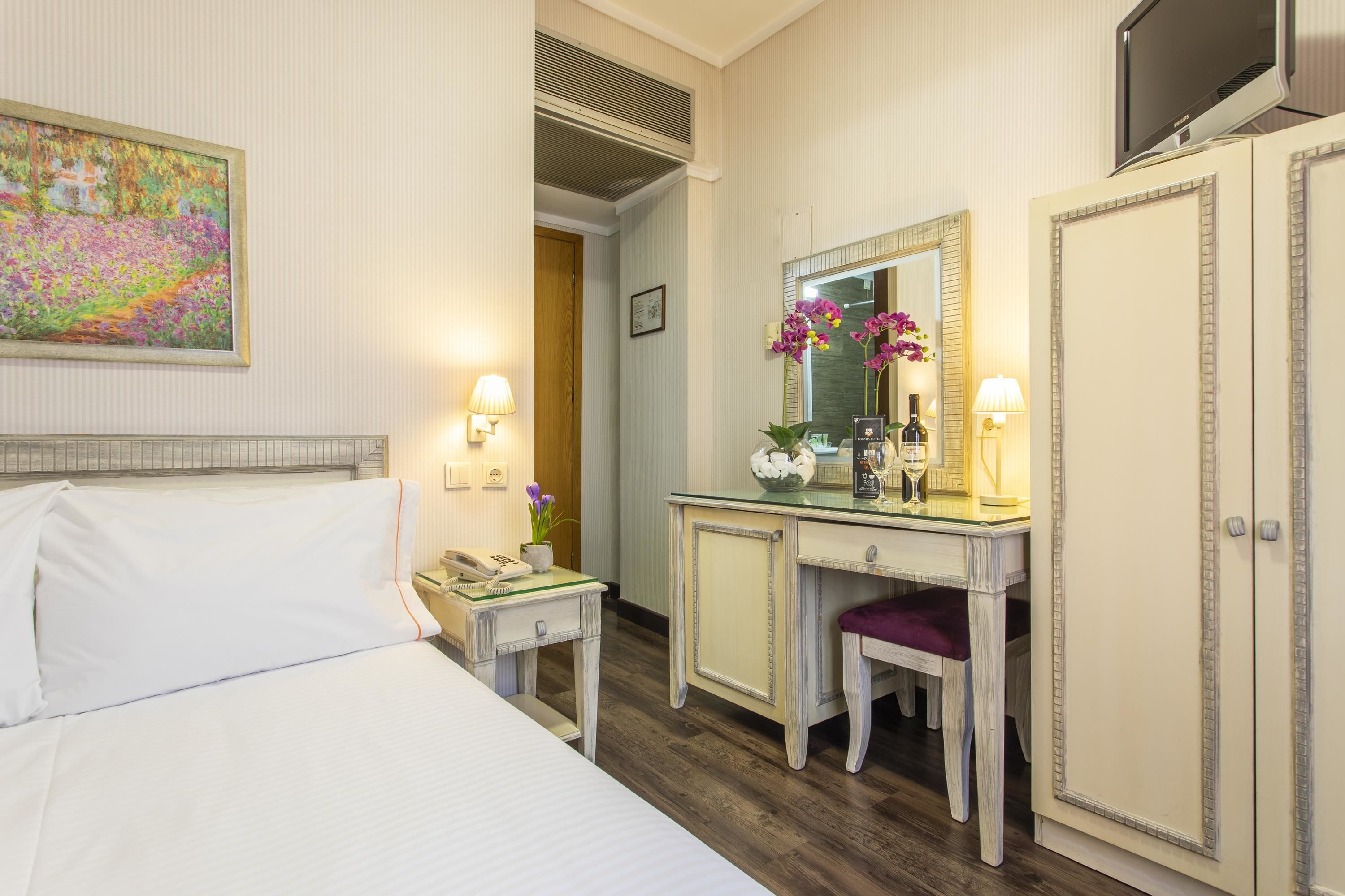 Standard Single Room | In-room safe, individually decorated, individually furnished, desk