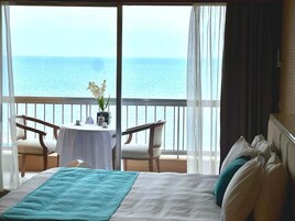 Minibar, in-room safe, desk, blackout curtains