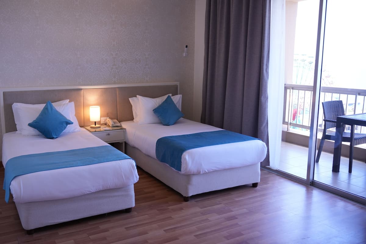 1 Schlafzimmer, Minibar, Zimmersafe, Schreibtisch
