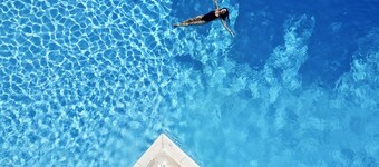 Mr & Mrs White Tinos