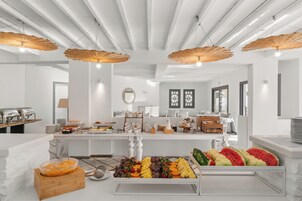 Desayuno buffet todos los días (con cargo)