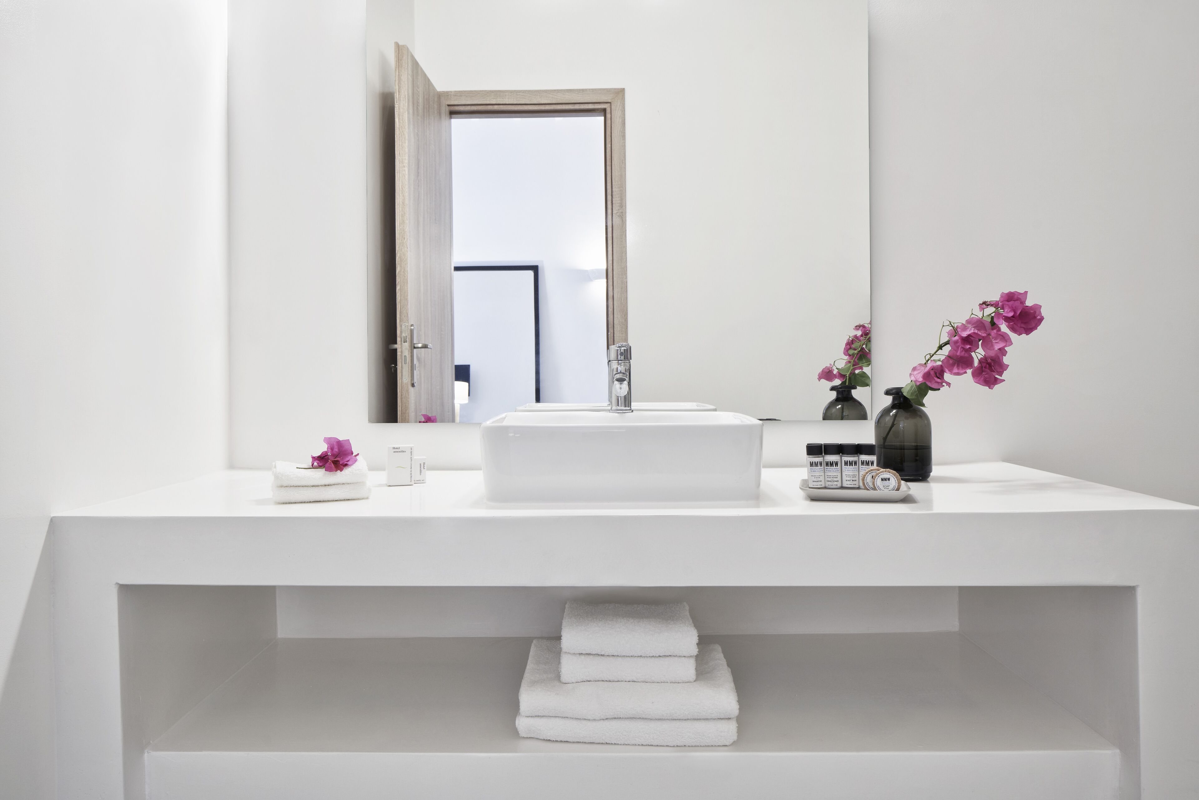 suite (friends and family) | bathroom | shower, free toiletries, hair dryer, bathrobes