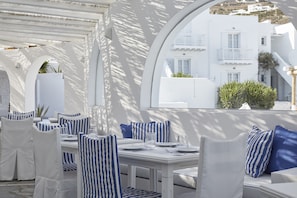 Daily buffet breakfast (EUR 10 per person)