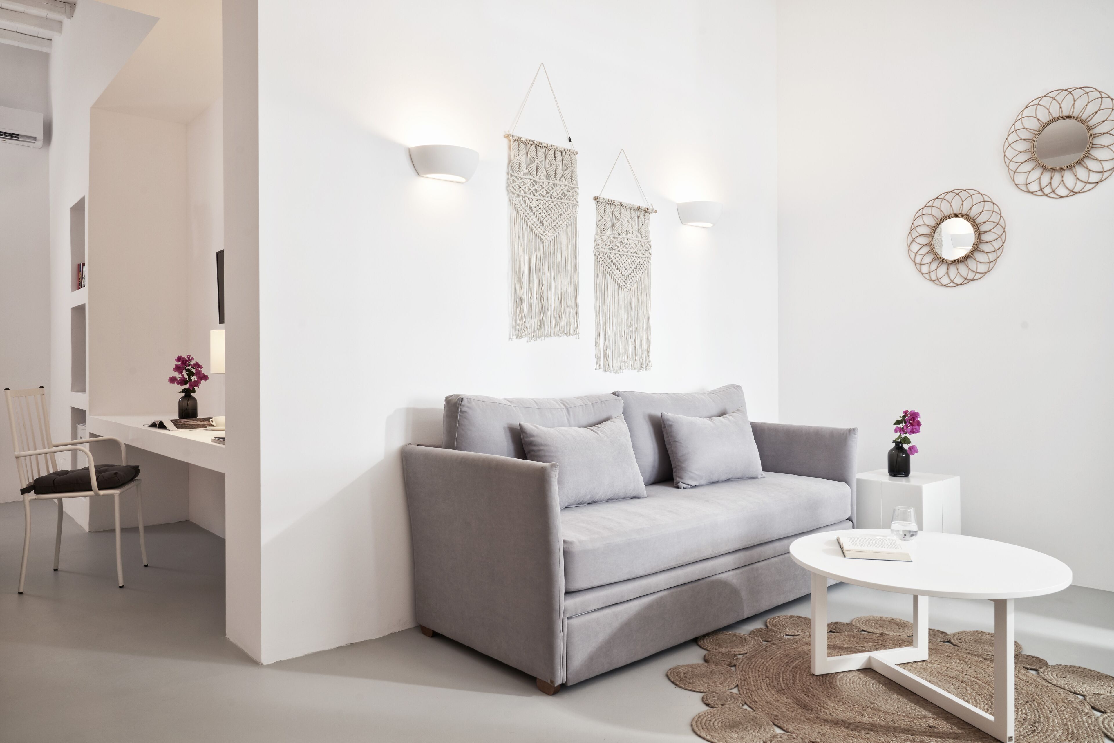 suite (friends and family) | living room | flat-screen tv