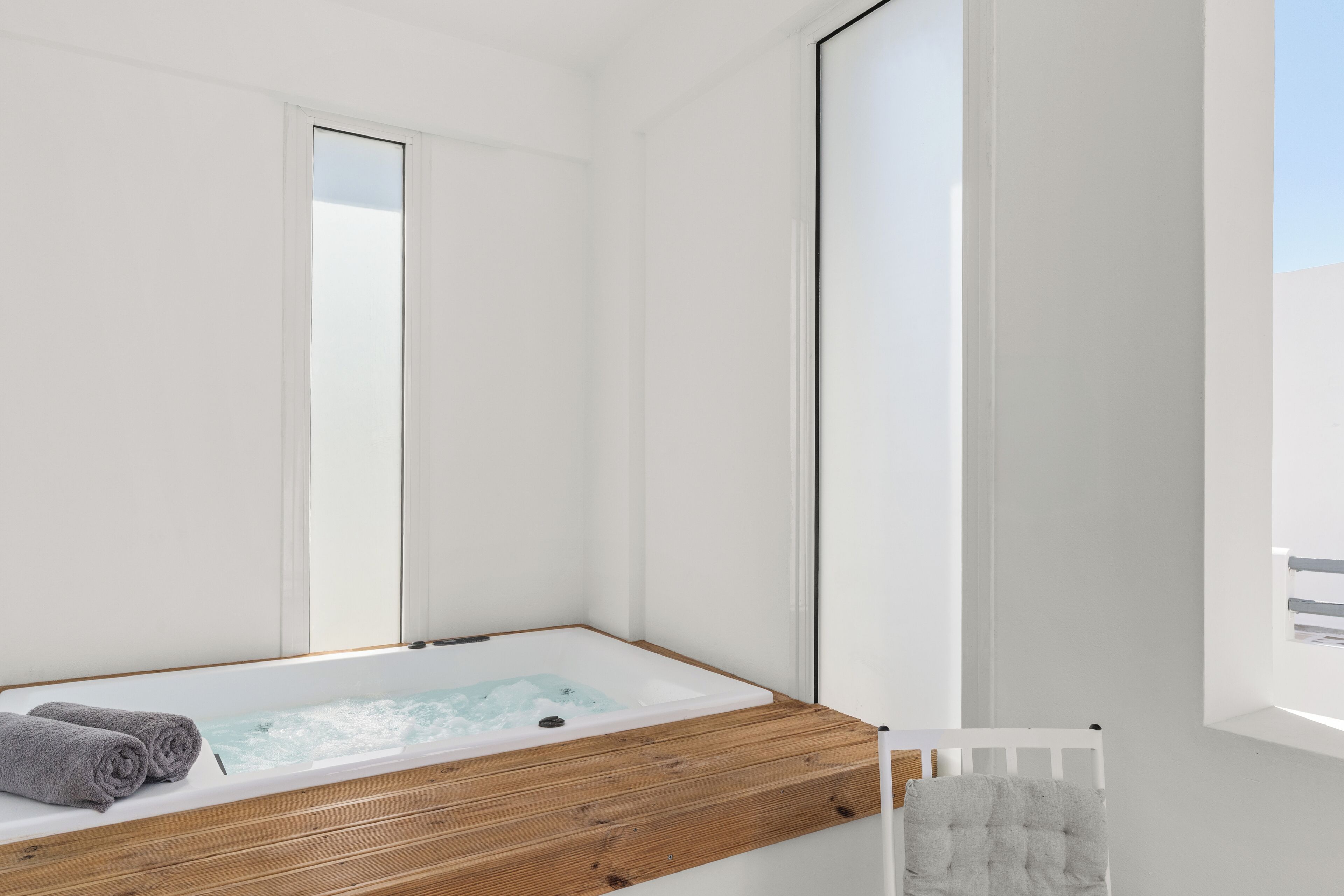 deluxe suite, jetted tub | room amenity