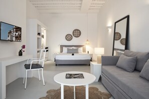 In-room safe, soundproofing, iron/ironing board, free WiFi