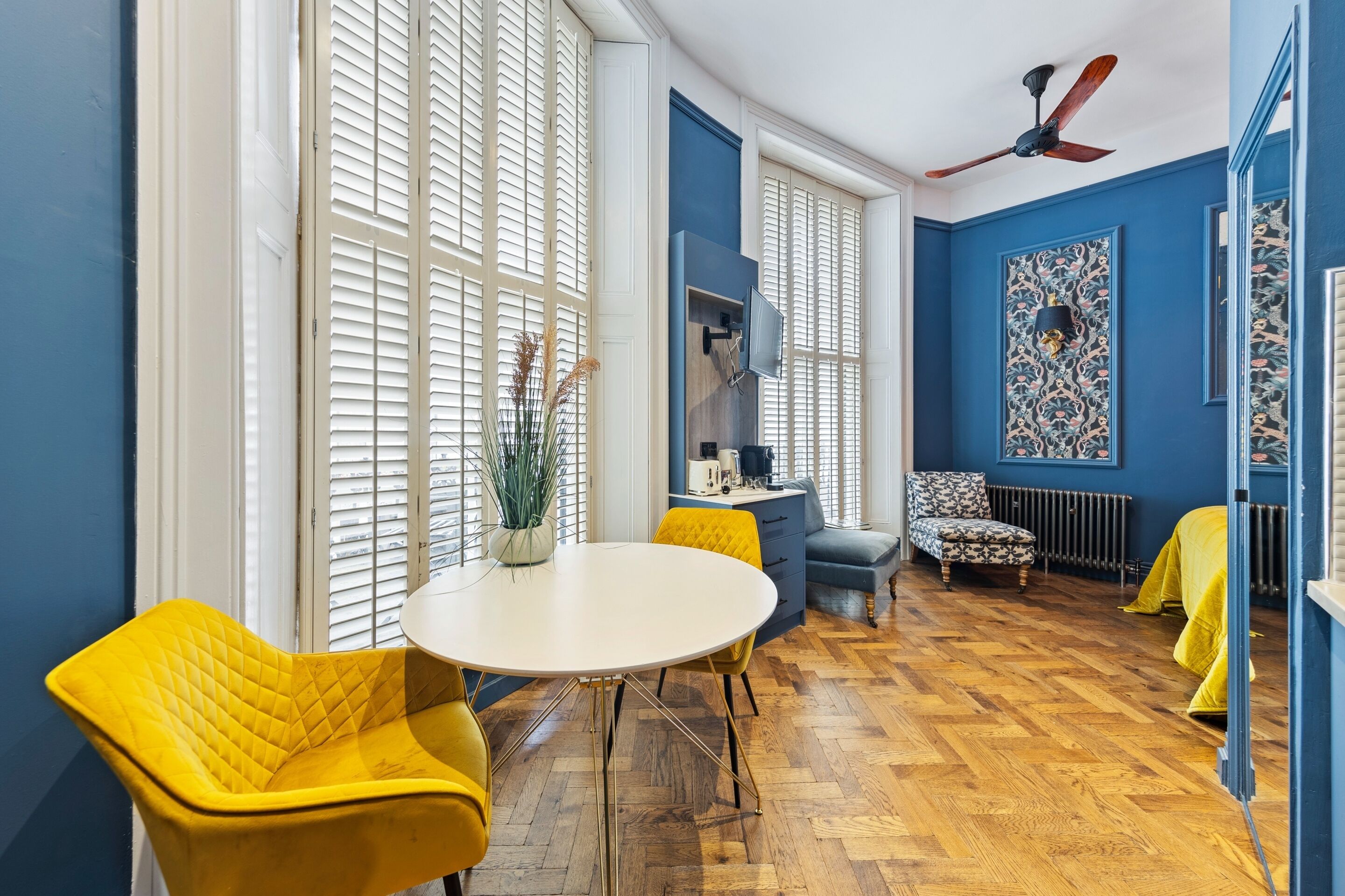 Photo - Vancouver Hotel & Studios