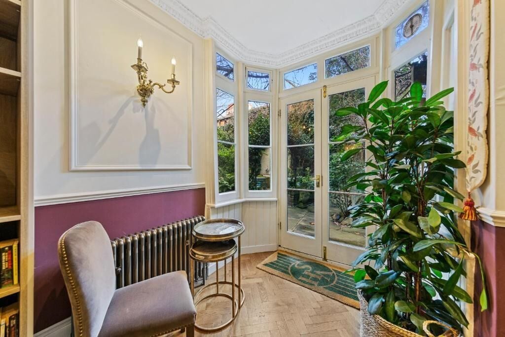 Photo - Vancouver Hotel & Studios