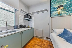 Comfort Single Room, Private Bathroom
