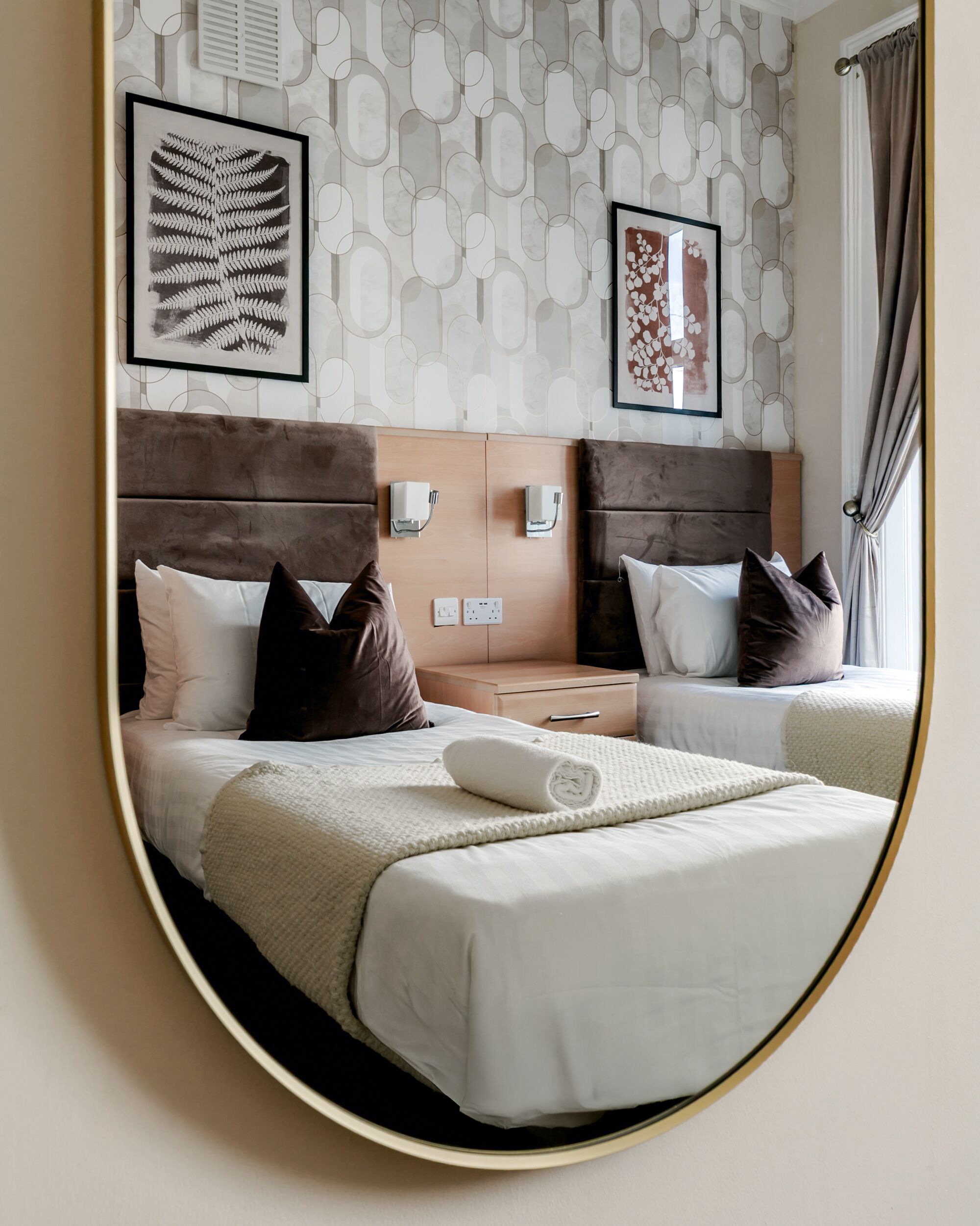 双床房, 独立浴室 | 办公桌、熨斗/熨板、免费 WiFi、床单