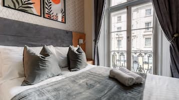 Double Room, Ensuite | Desk, iron/ironing board, free WiFi, bed sheets