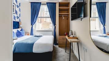 Double Room, Ensuite | Desk, iron/ironing board, free WiFi, bed sheets