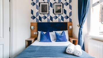 Double Room, Ensuite | Desk, iron/ironing board, free WiFi, bed sheets