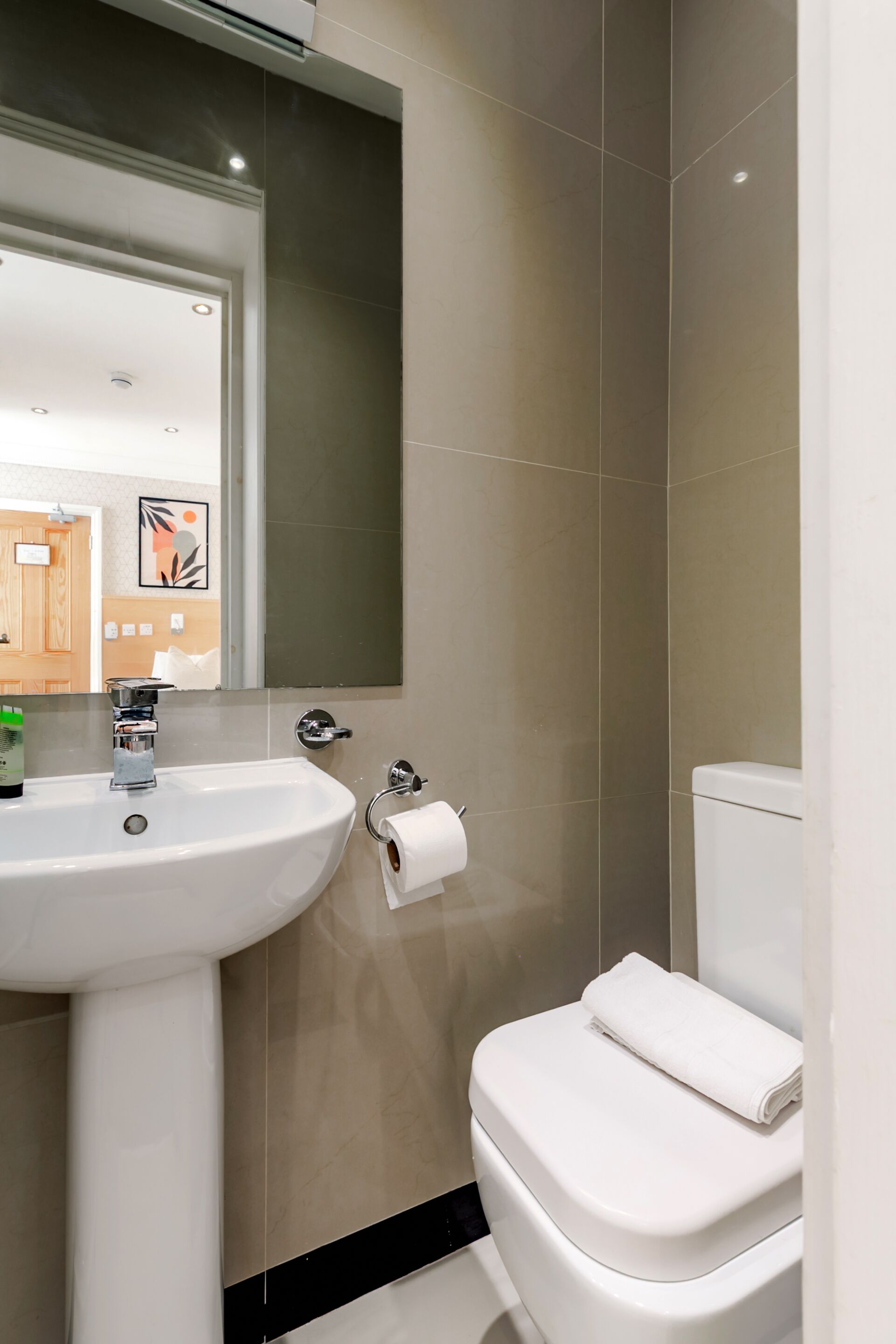 シングルルーム エンスイート | デスク、アイロン / アイロン台、WiFi (無料)、ベッドシーツ