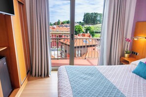 Habitación estándar, 1 cama individual, no fumadores | Ropa de cama de alta calidad, edredones de plumas, minibar y caja fuerte