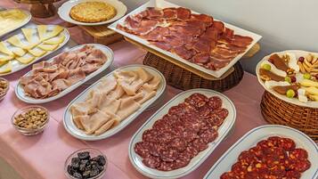 Daily buffet breakfast for a fee