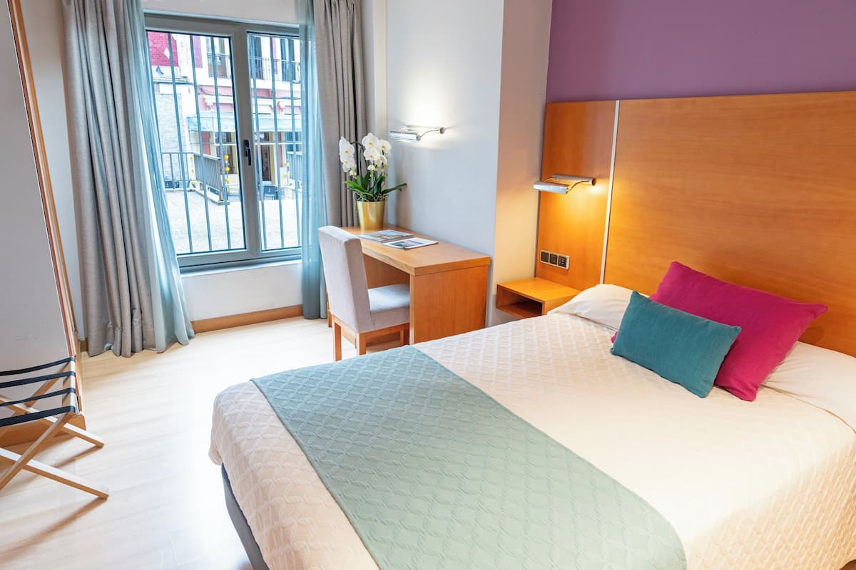 Standardzimmer, 1 Einzelbett, Nichtraucher | Hochwertige Bettwaren, Daunenbettdecken, Minibar, Zimmersafe