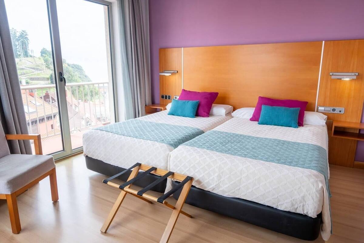 Standaard kamer, 2 eenpersoonsbedden, niet-roken | Luxe beddengoed, donsdekens, een minibar, een kluis op de kamer