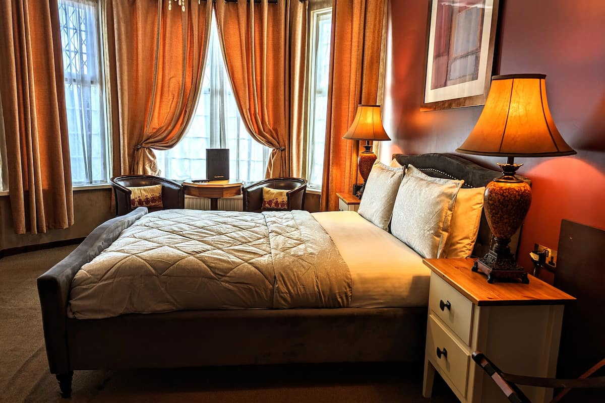 double room, ensuite (elegance) | egyptian cotton sheets, premium bedding, in-room safe