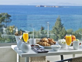 Suíte, 2 quartos, vista para o mar | Roupas de cama premium, cofres nos quartos, escrivaninha