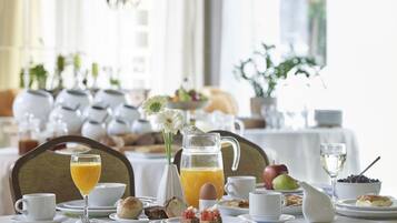Breakfast buffet